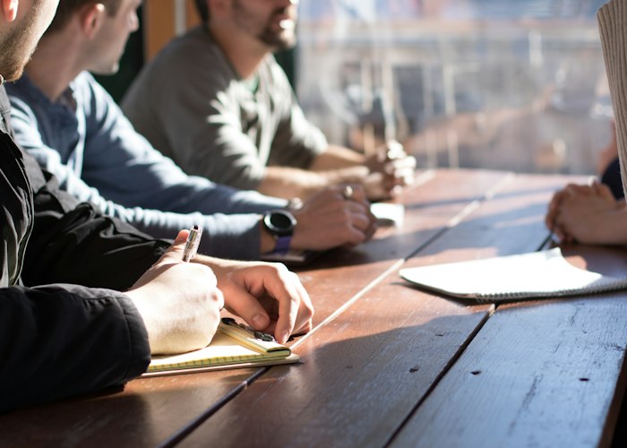 Equipa em reunião de trabalho